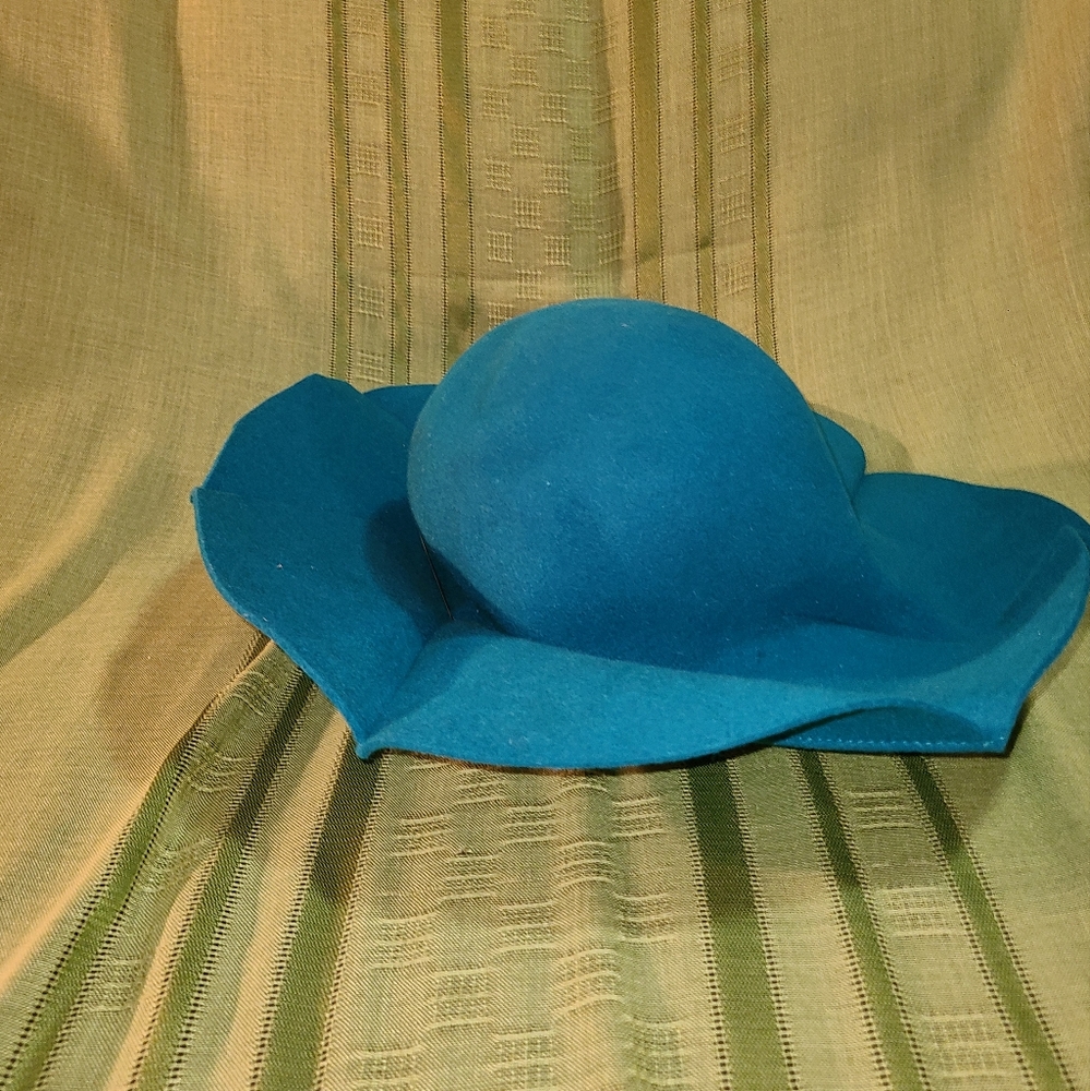 Chapeau Creations by Ruth Kropveld, Vintage Women's Green Hat